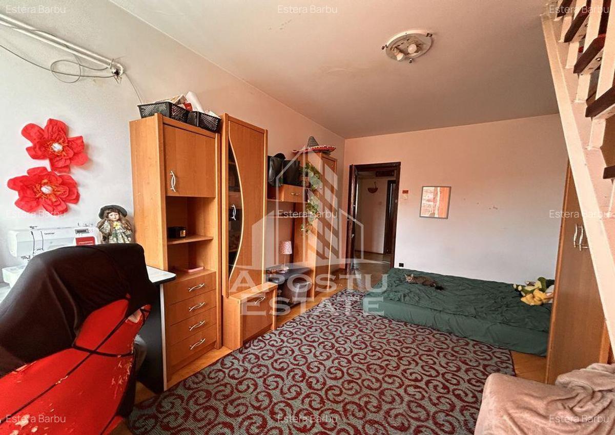 4 camere decomndat Pia?a Unirii | Terasa, parcare in c... - 2