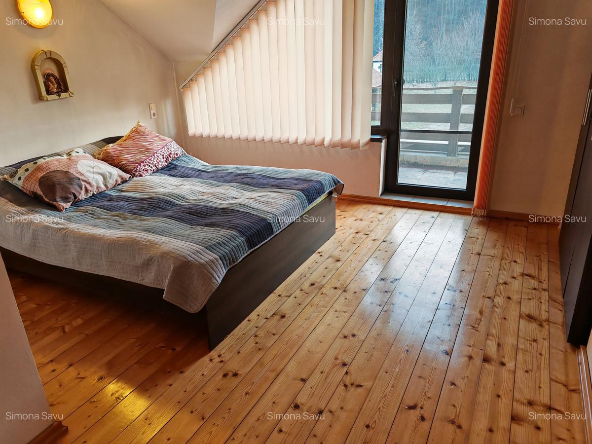 Casa 4 camere libera la vanzare, pozitie deosebita VULCAN - 14