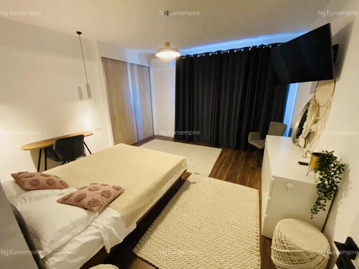 Inchiriez apartament 4 camere zona CENTRALA-CENTRU VECHI, 1200 EURO - 3