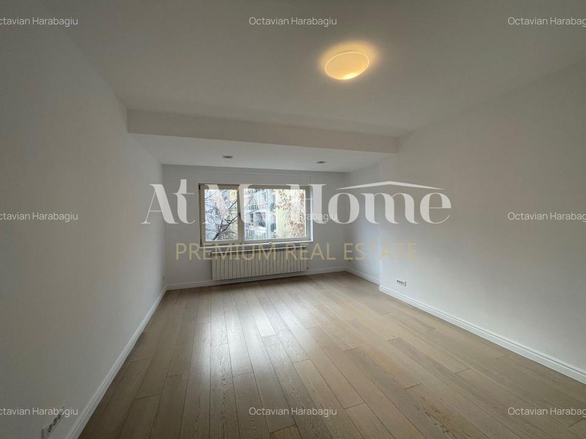 Apartament foarte spatios cu 6 camere, partial mobilat, 2 parcari, langa PARC - 10