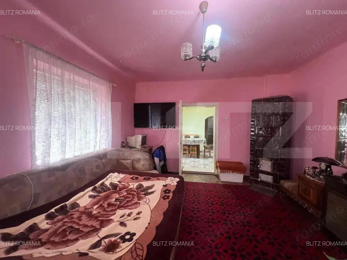 Casa cu 2 camere curte spa?ioasa ?i gradina ingrijita - 9