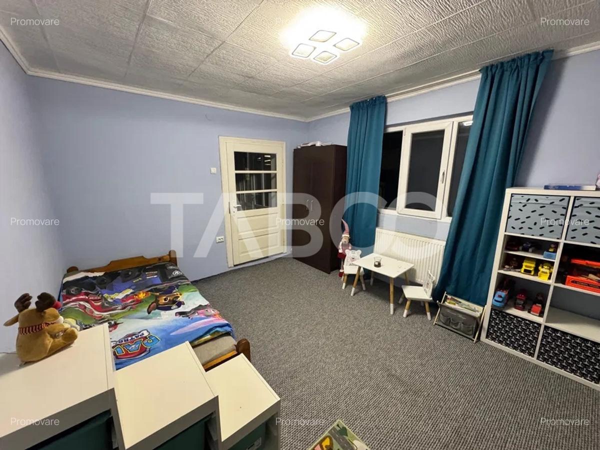 Casa centrala de vanzare in Gura Raului 560 mp curte+gradina - 4