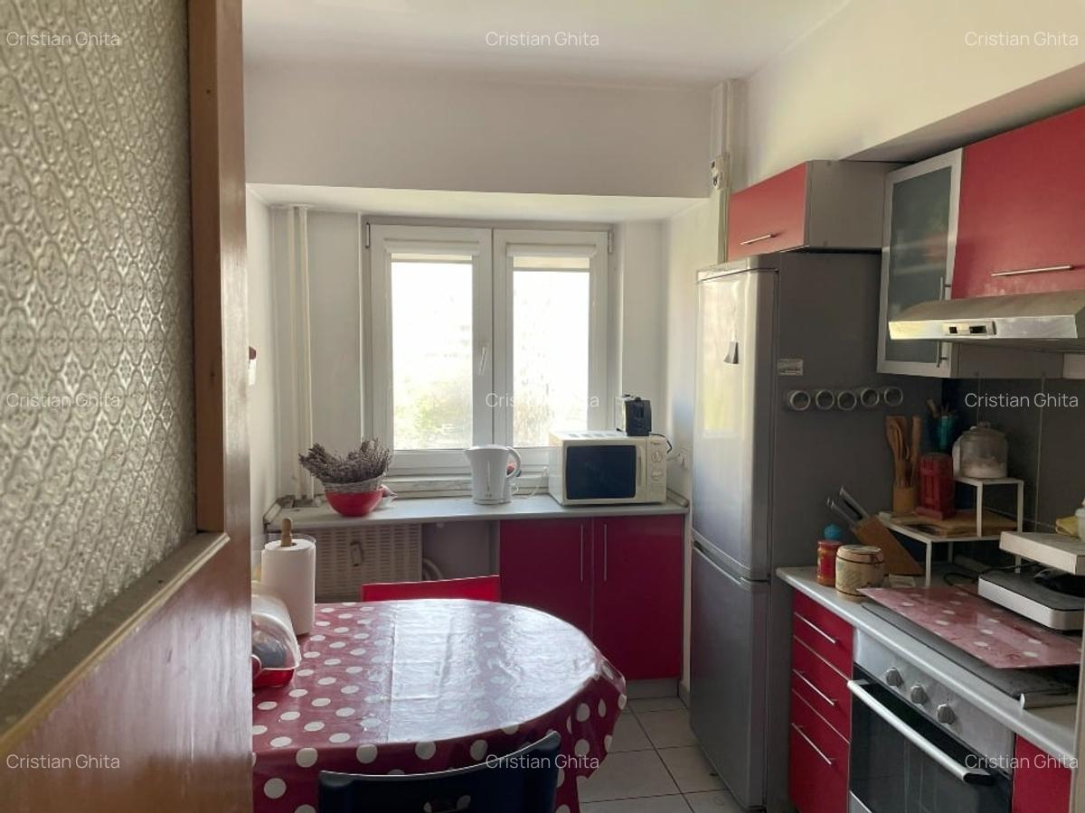 Apartament cu 4 camere decomandat în Iancului - 3