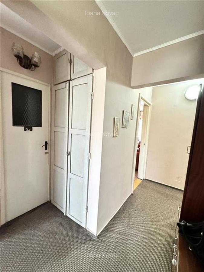 Apartament 3 camere, Rogerius, etaj intermediar - 12