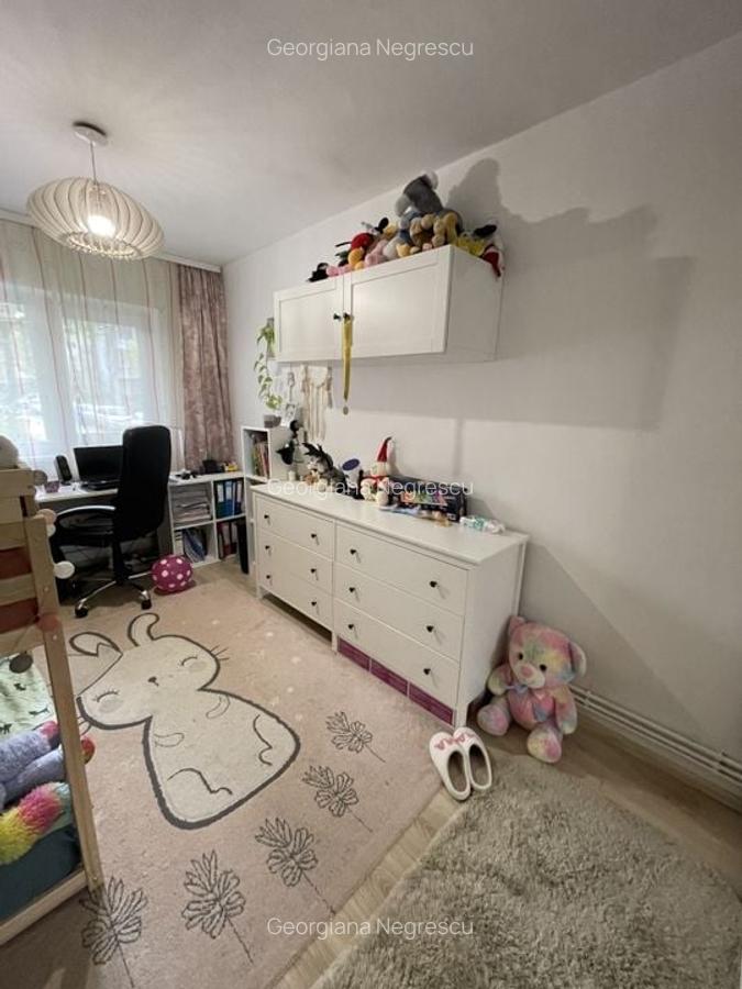 Girocului | 3 camere | Decomandat | Balcon | 2 băi | Centrală proprie - 17