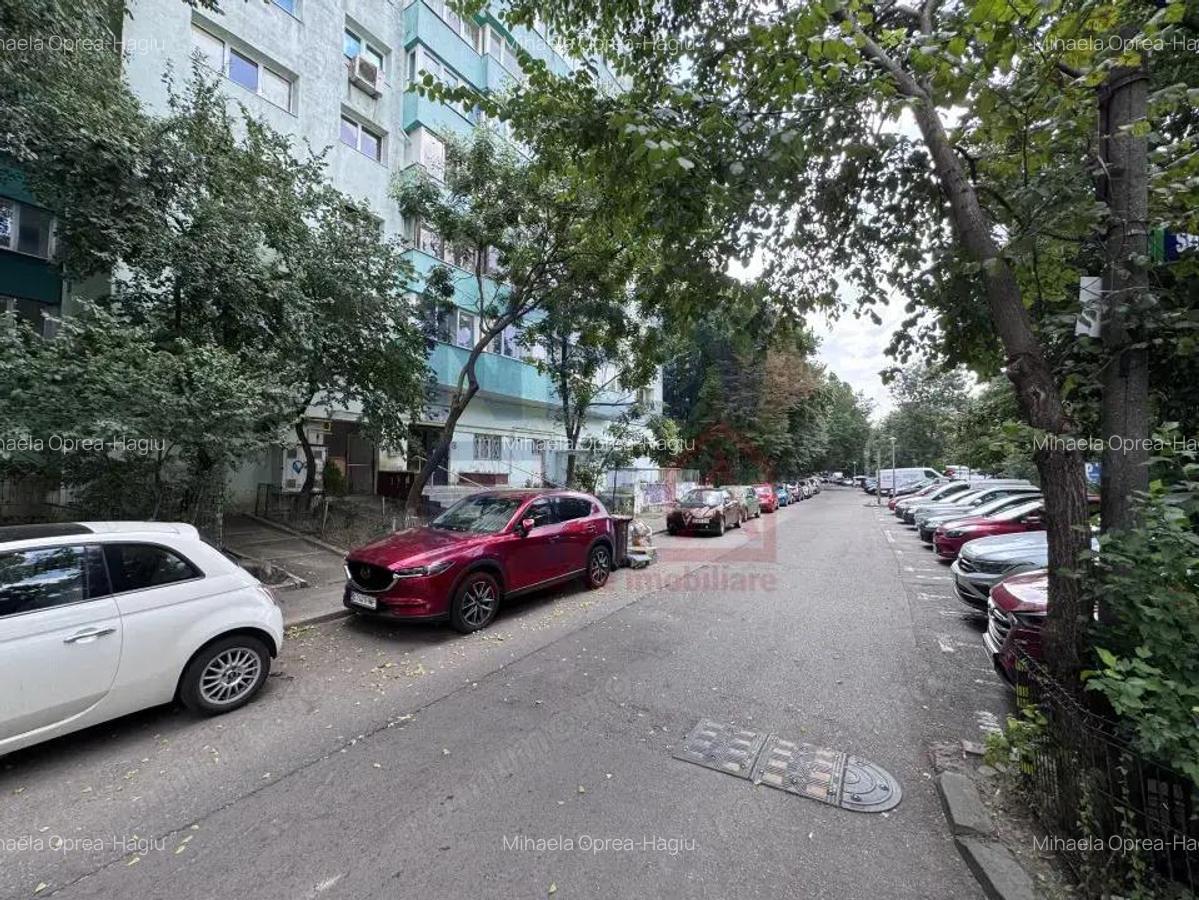 De vanzare-Apartament luminos, decomandat, cu 3 camere?oseaua Titulescu - 13