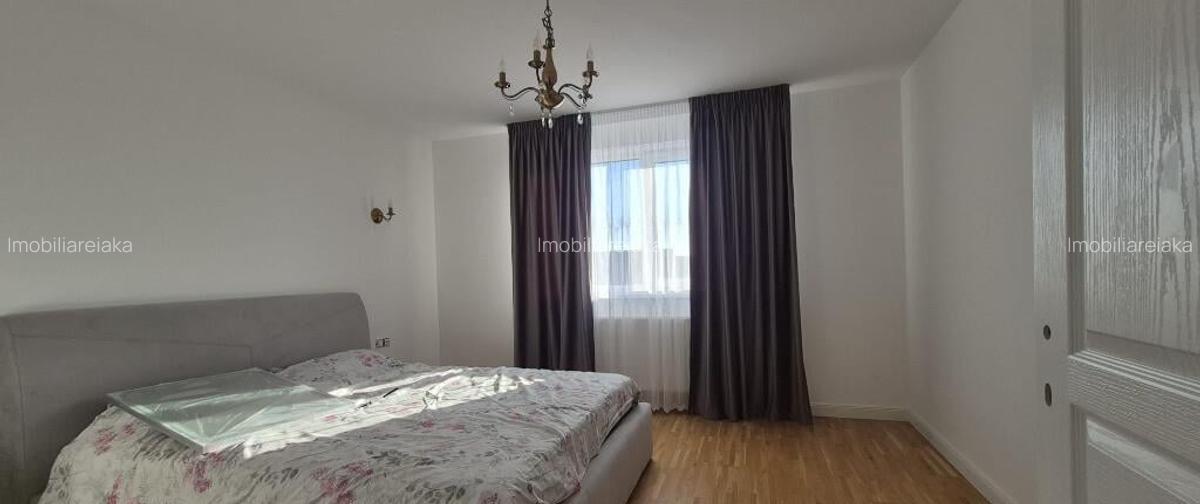 Zona Marul de Aur, 3 camere, decom., etaj 2 - 3