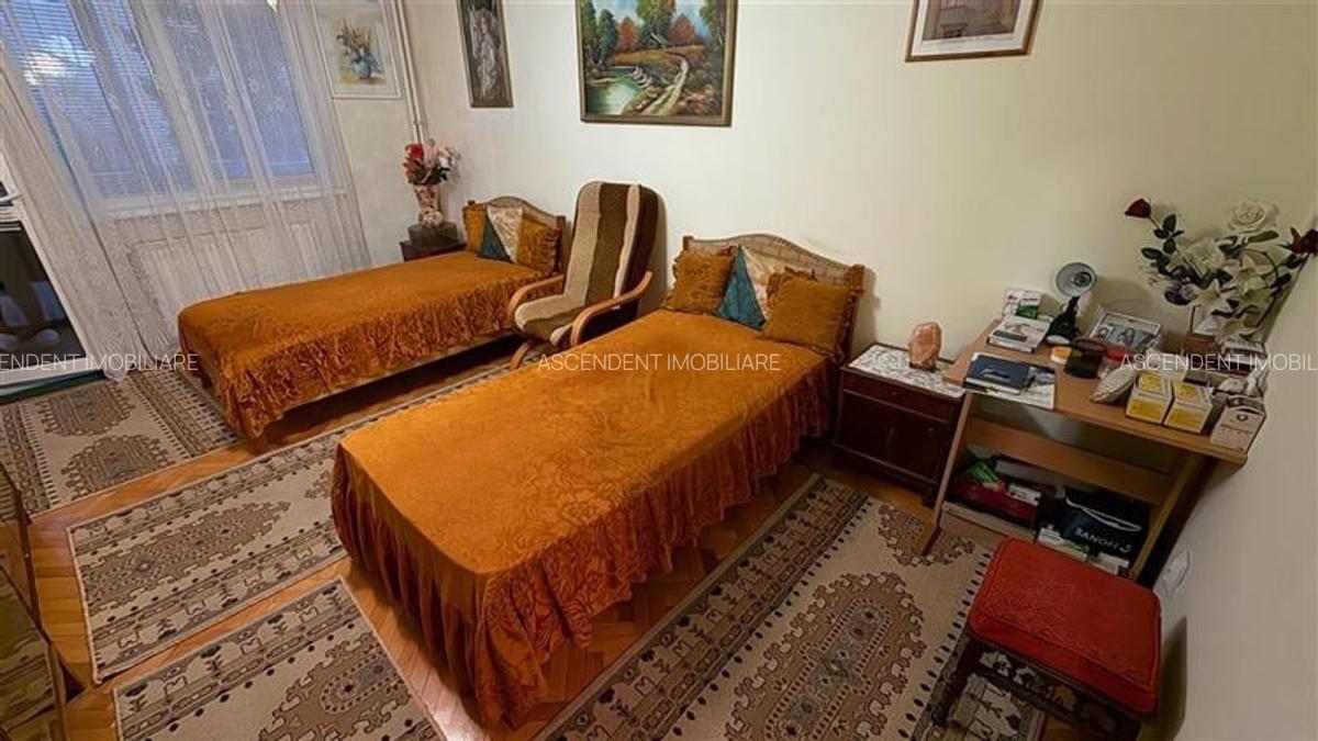 FILM&3D! Refugiu urban,decomandat, farmec autentic,balcon spatios,Dambu Petros,T - 10