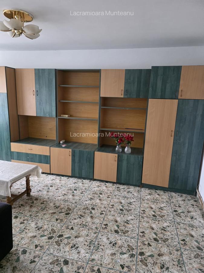 Iancului , 2 minute metrou - 15