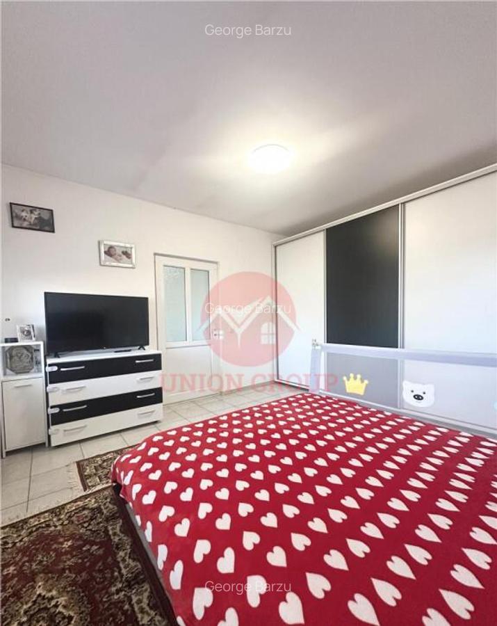Casa cu Potential Multiplu, Pretabila Pentru Doua Familii sa - 6