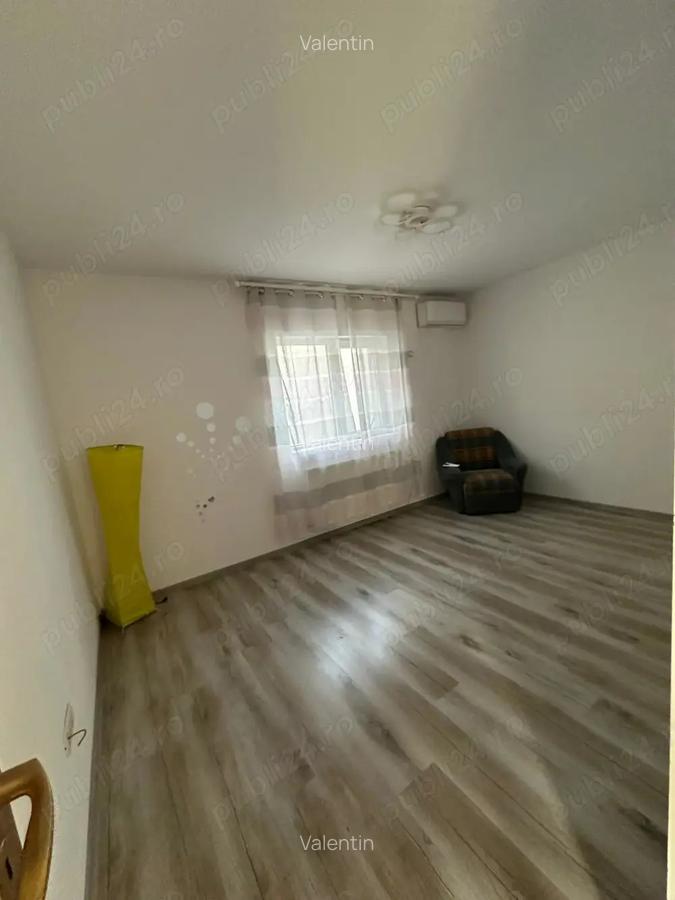 Casa tip triplex P+E+M, casa 1 din 3 (cu iesire la strada) - proprietar - 5