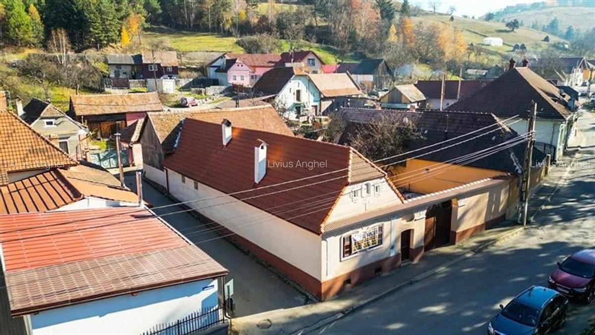 Resedinta traditionala saseasca restaurata, situata in inima localitatii - FILM! - 20