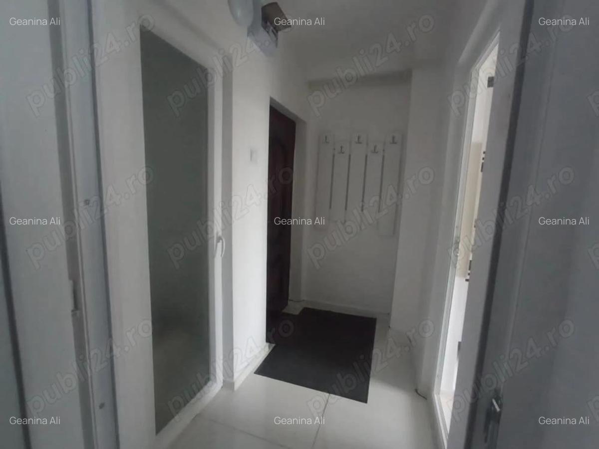 2 semidecomandate,Micro 16 - 4