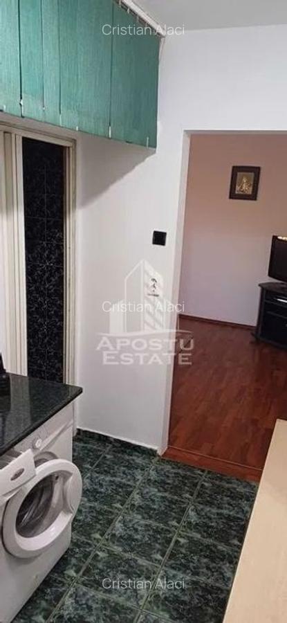 Apartament cu 2 camere, etaj 4 cu acoperis, zona Dacia - 5