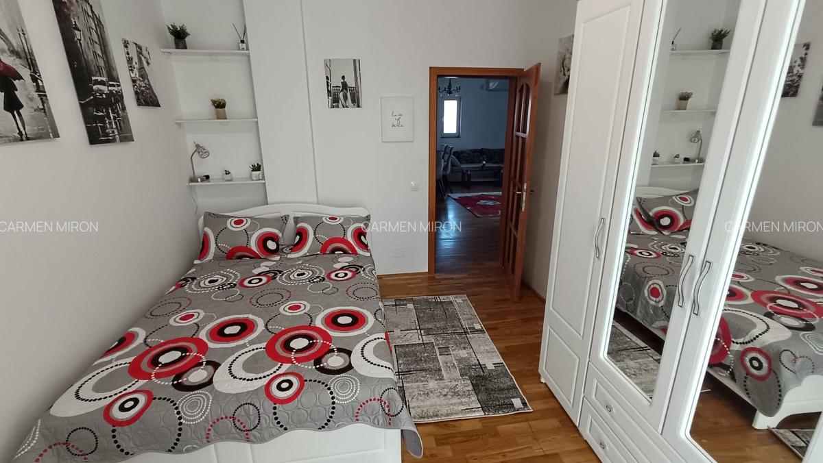 Apartament cu 3 camere semidecomandat, mobilat în Central - 3