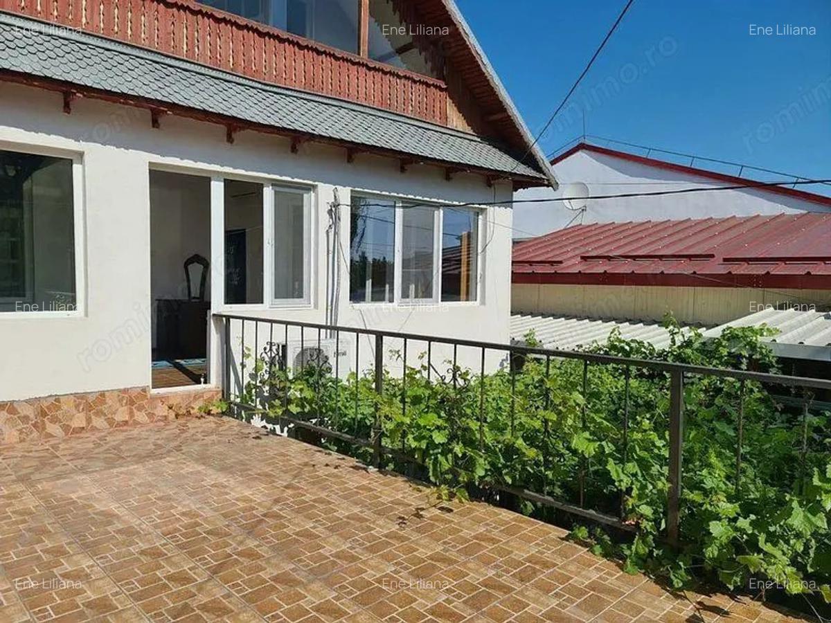 De inchiriat - casa P+1E+M - zona Port, langa liceul de Marina - 1 De inchiriat - casa P+1E+M - zona Port, langa liceul de Marina - 1