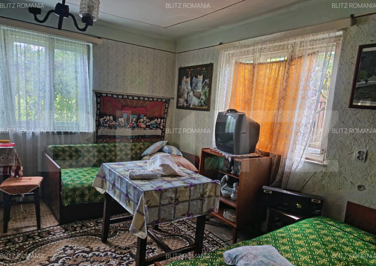 Casa de vanzare in zona linistita - 2