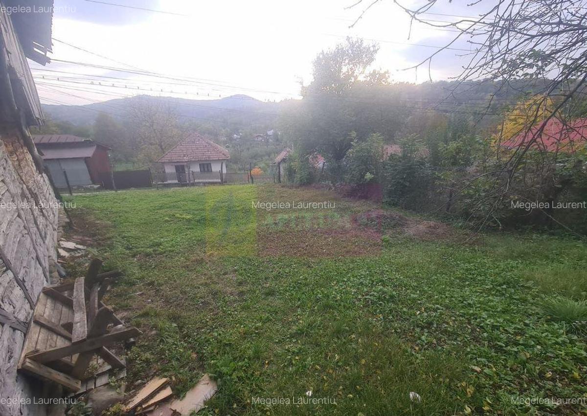 Casa batraneasca cu teren (4.910 mp) la Alunis - 13