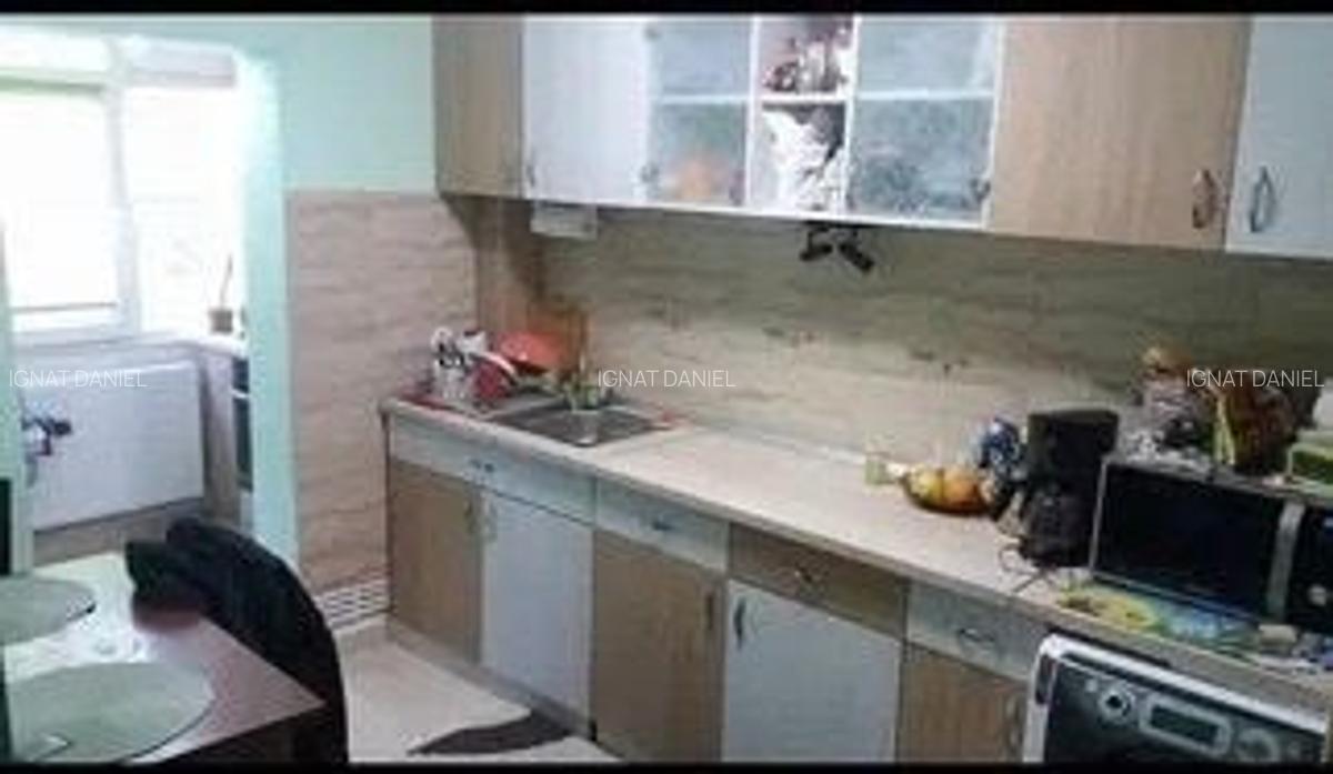Apartament cu o camera decomandat, etaj 3/4, zona Tatarasi - 3 Apartament cu o camera decomandat, etaj 3/4, zona Tatarasi - 3