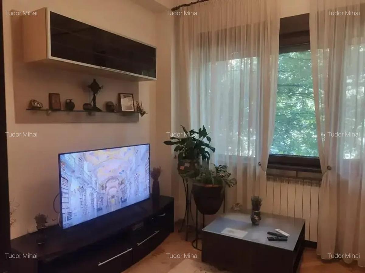 Apartament cu 3 camere in Imobil Interbelic - 10