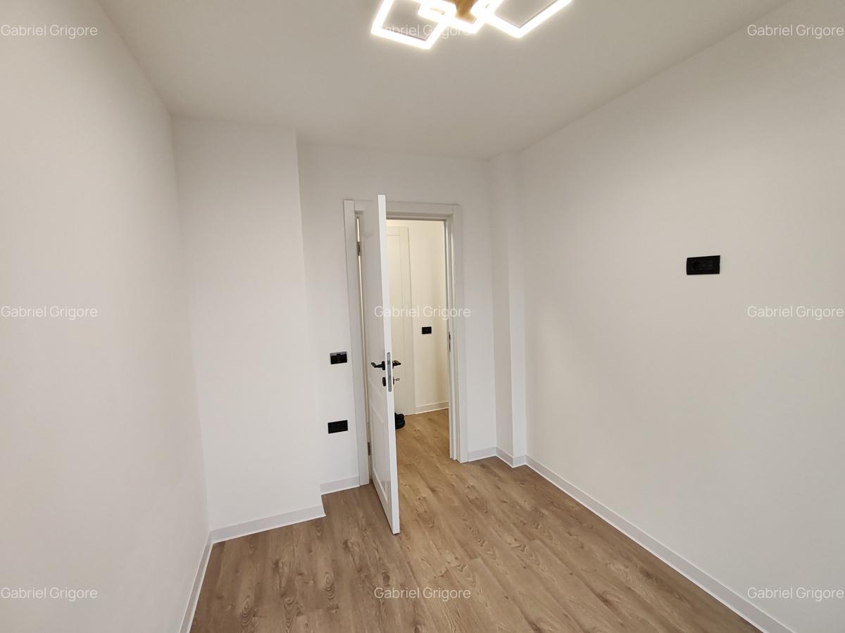 Apartament 2 camere liber la vanzare, recent renovat intrare Tractorul - 8