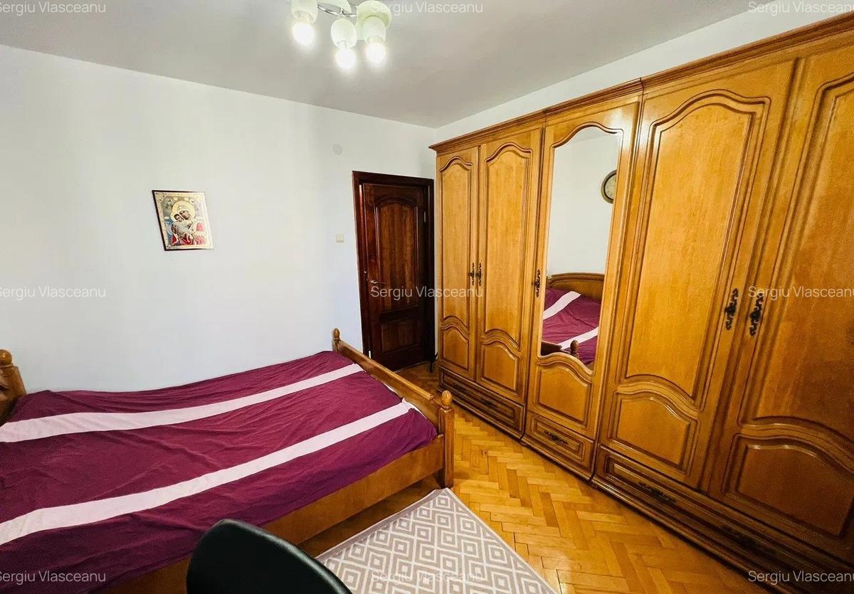Apt 2 camere semidecomandat - 99.000 eur - 52mp - metrou Titan - 4