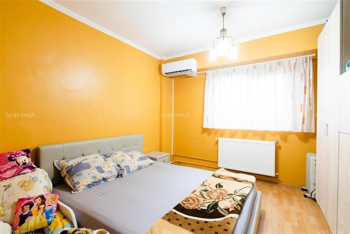 Apartament cu 4 camere decomandat în Decebal - 11