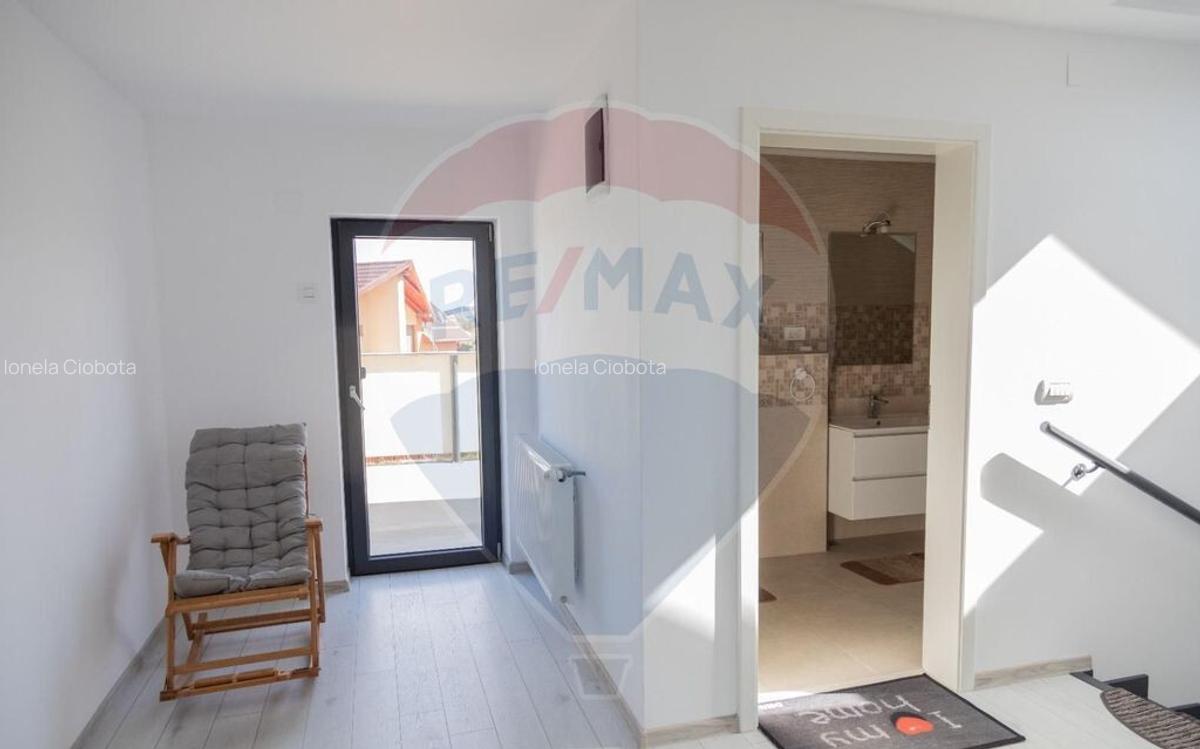 Casa / Vila de vanzare Sanpetru, jude?ul Bra?ov - 10