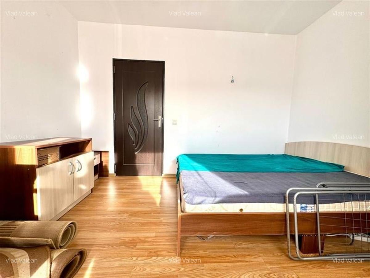 Apartament 3 camere , 52 mp , parcare in zona OMV - 4