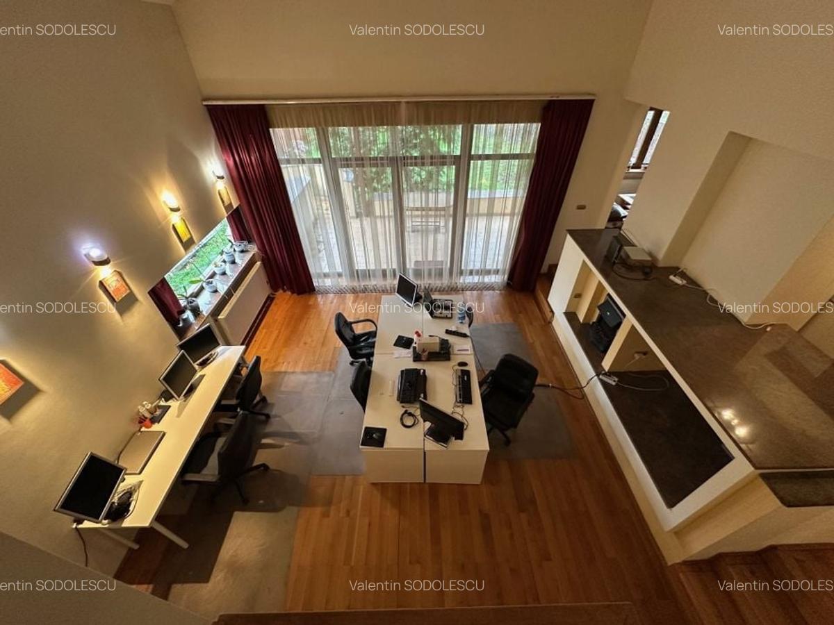 Casă / Vilă cu 6 camere în zona  Calea Aradului - 8