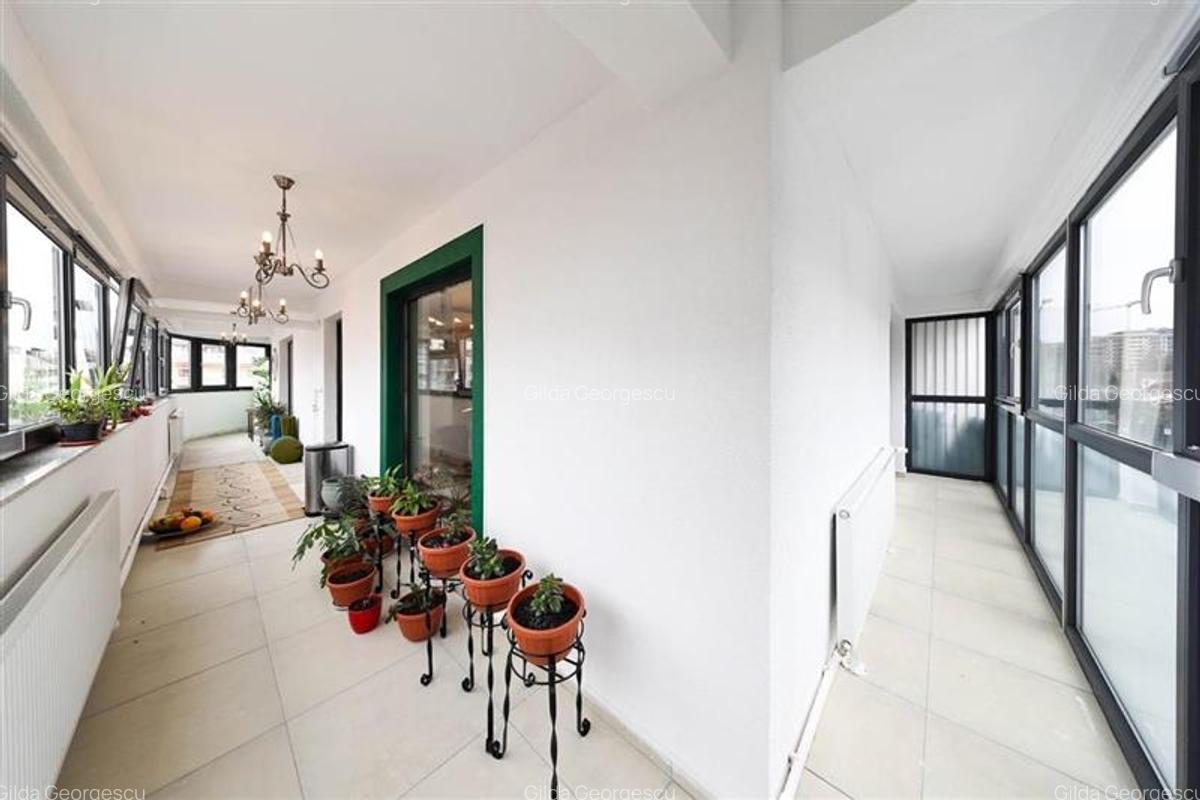 Apartament cu 2 camere decomandat, mobilat în Tractorul - 3
