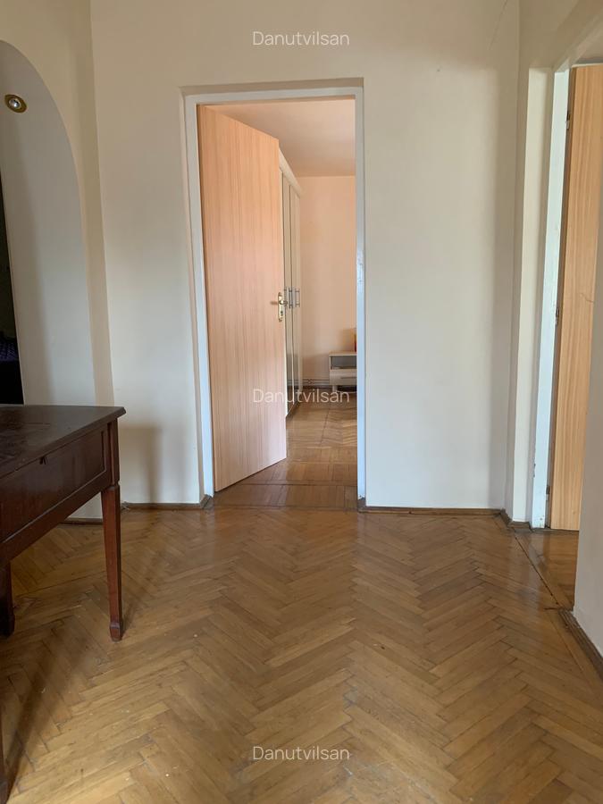 Techirghiol-Casă 4 cam dec BCA teren 530 mp d-17m preț 155.000 euro - 8