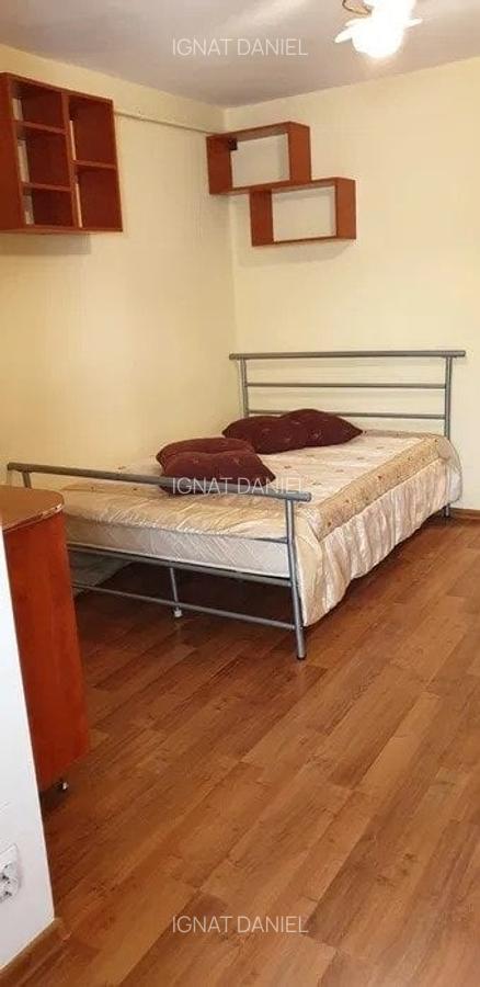 Garsoniera. etajul 2/4, zona Galata - 1