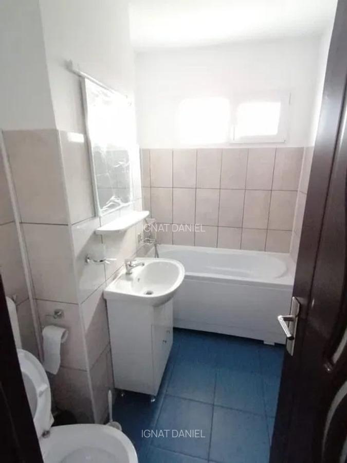 Apartament cu 2 camere, etajul 3/4,  zona Podu Ros - 6