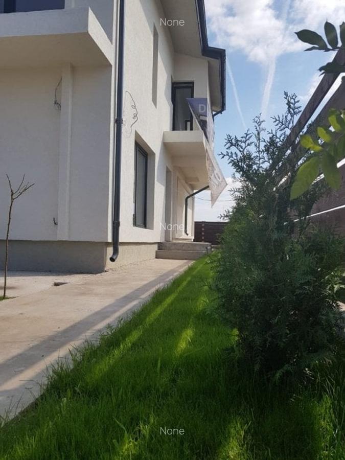 Casă cu 5 camere în Otopeni - 2