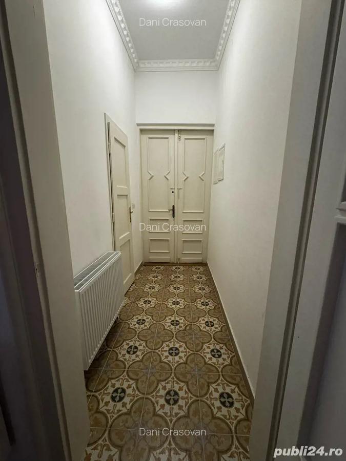 Inchiriez apartament cu 3 camere renovat - 1