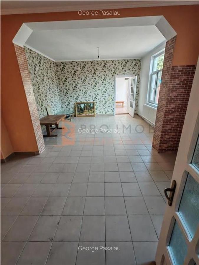 Spatiu comercial si curte privata zona 23 August - 1 Spatiu comercial si curte privata zona 23 August - 1