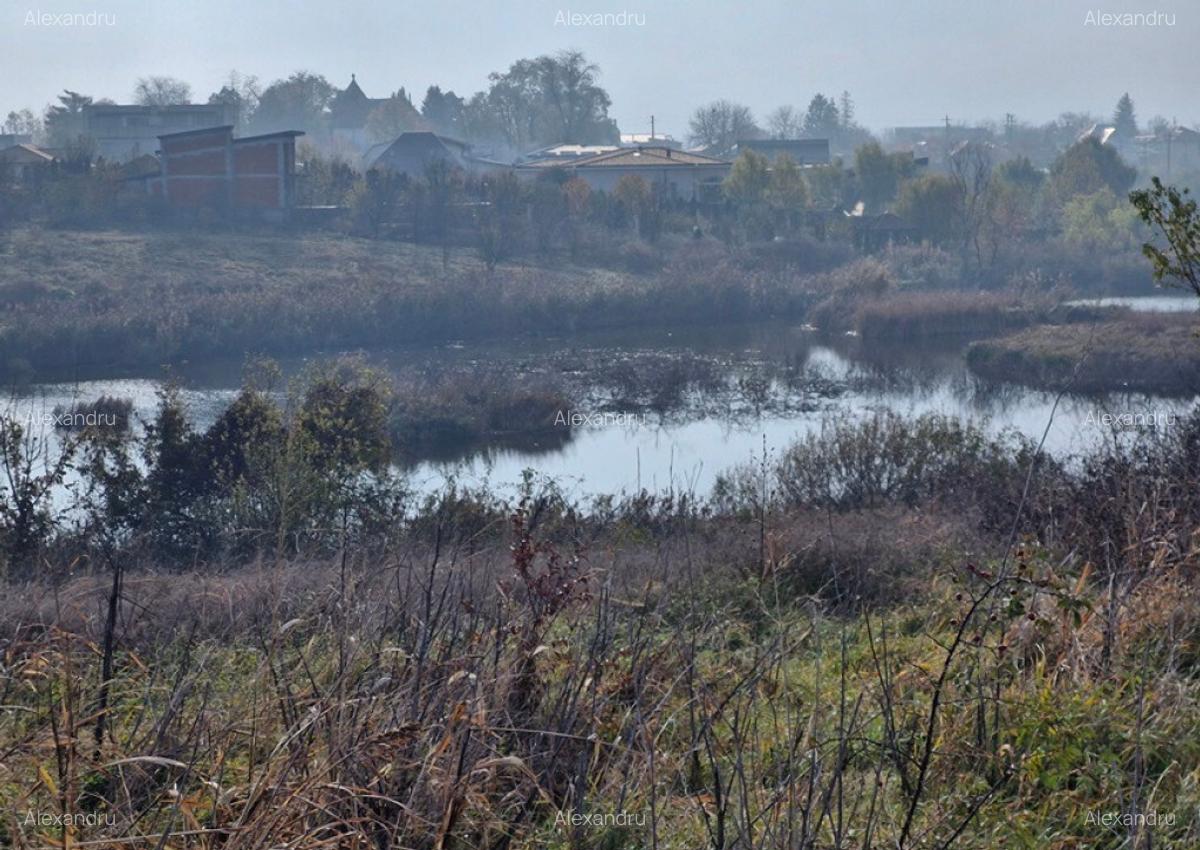 Teren langa case cu utilitati, lac la 300 metri, 700 mp - 4