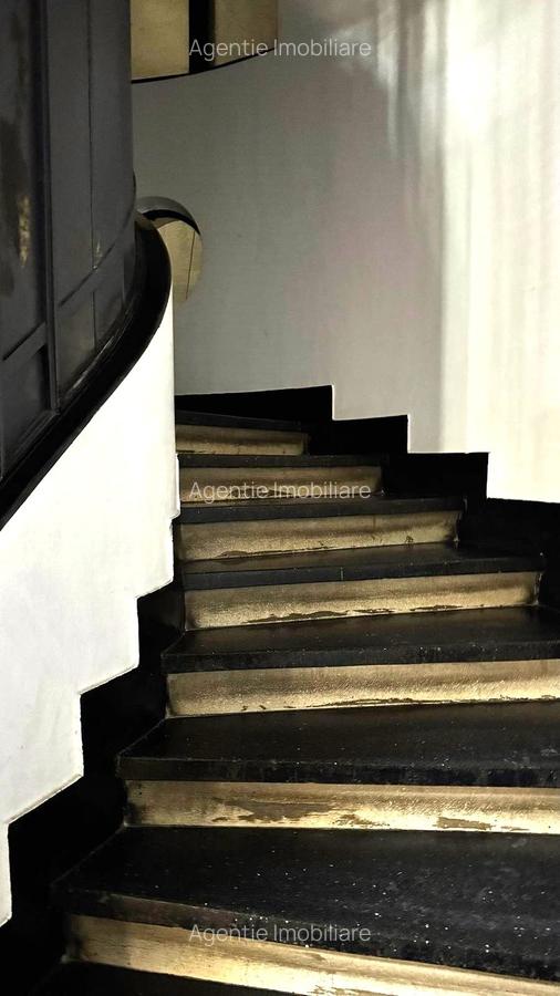 4 camere Magheru, interbelic, circular,2 balcoane, 2 băi geam, terasă, boxă, ASE - 15