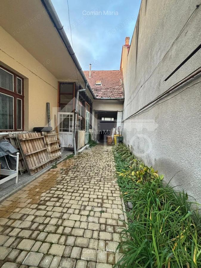 Casa primitoare, aproape de centru Str. Spitalul Vechi - 10