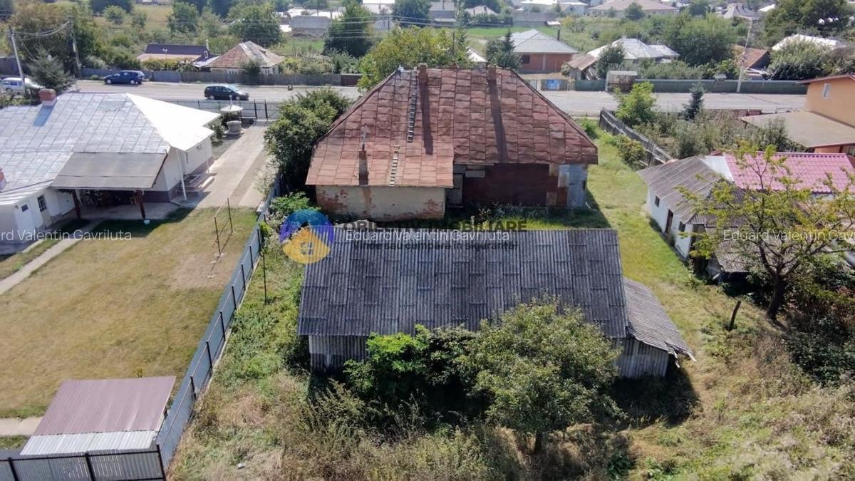 Casa + teren spatios de vanzare - Girov - 6