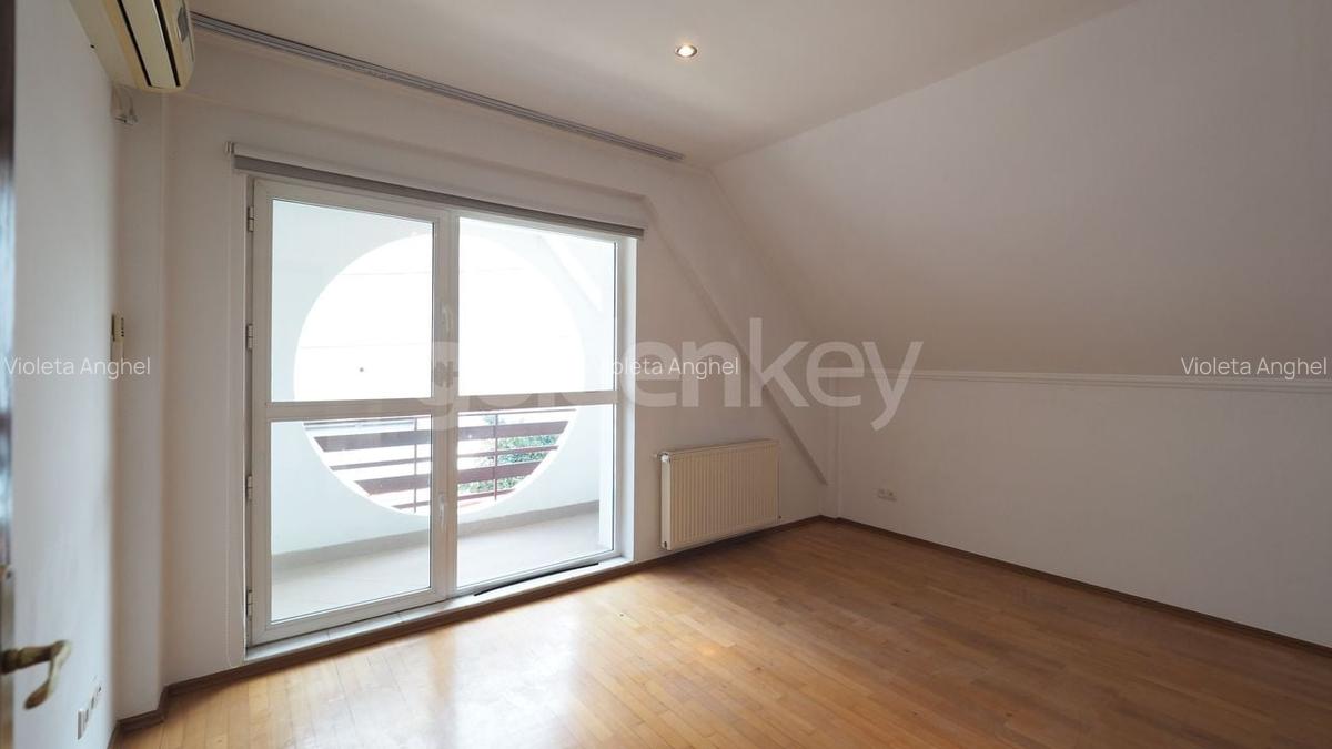 Vilă insorita cu 7 camere si piscina - 19
