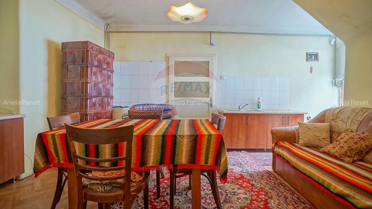 Apartament 102 mp utili, cu parcare in curte, Str. Castelului - 10