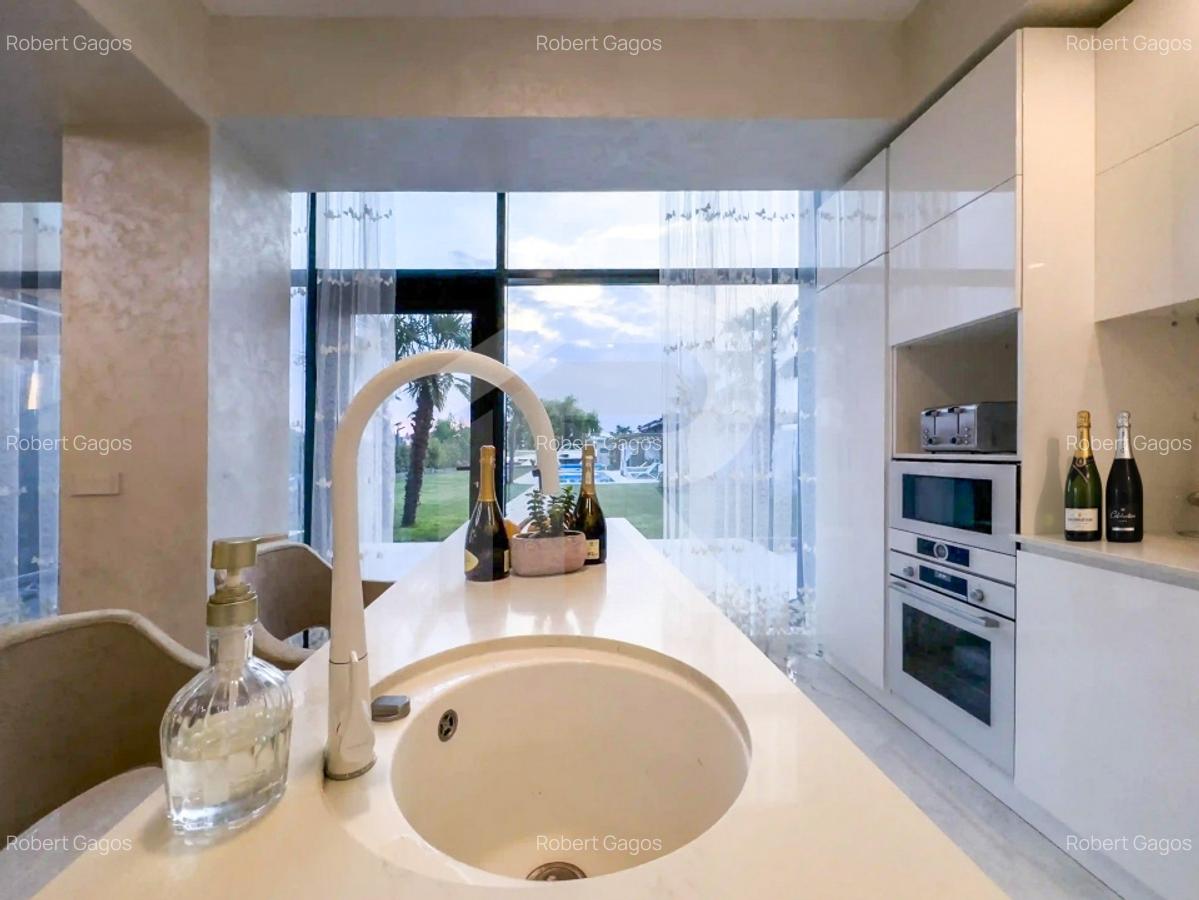 Pe Malul Snagovului, Unde Luxul Devine Cotidian - 16