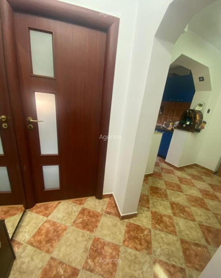 Bdul.1 Decembrie 1918.Apartament 3 camere. - 6