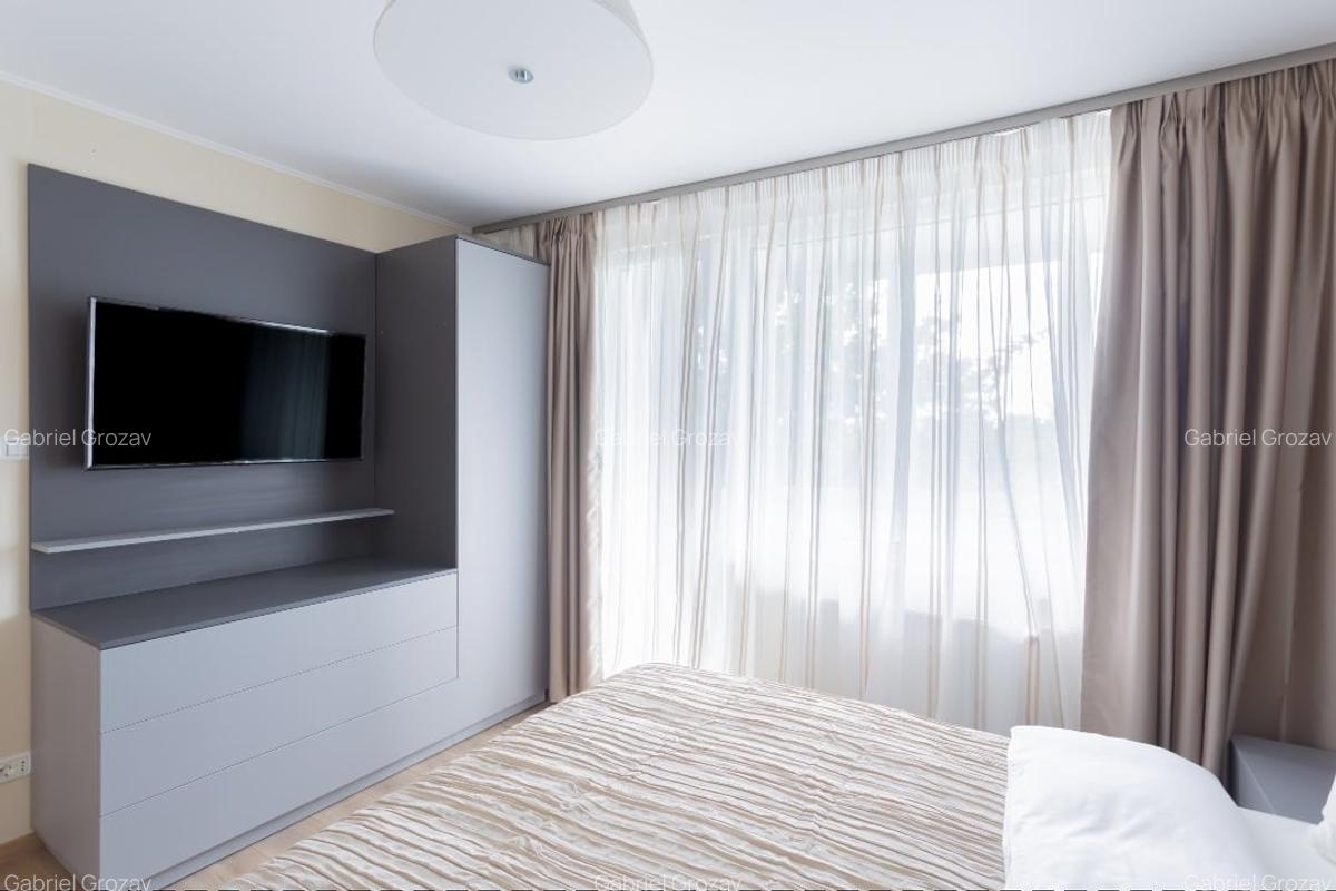 Apartament cu 3 camere semidecomandat în Central - 7