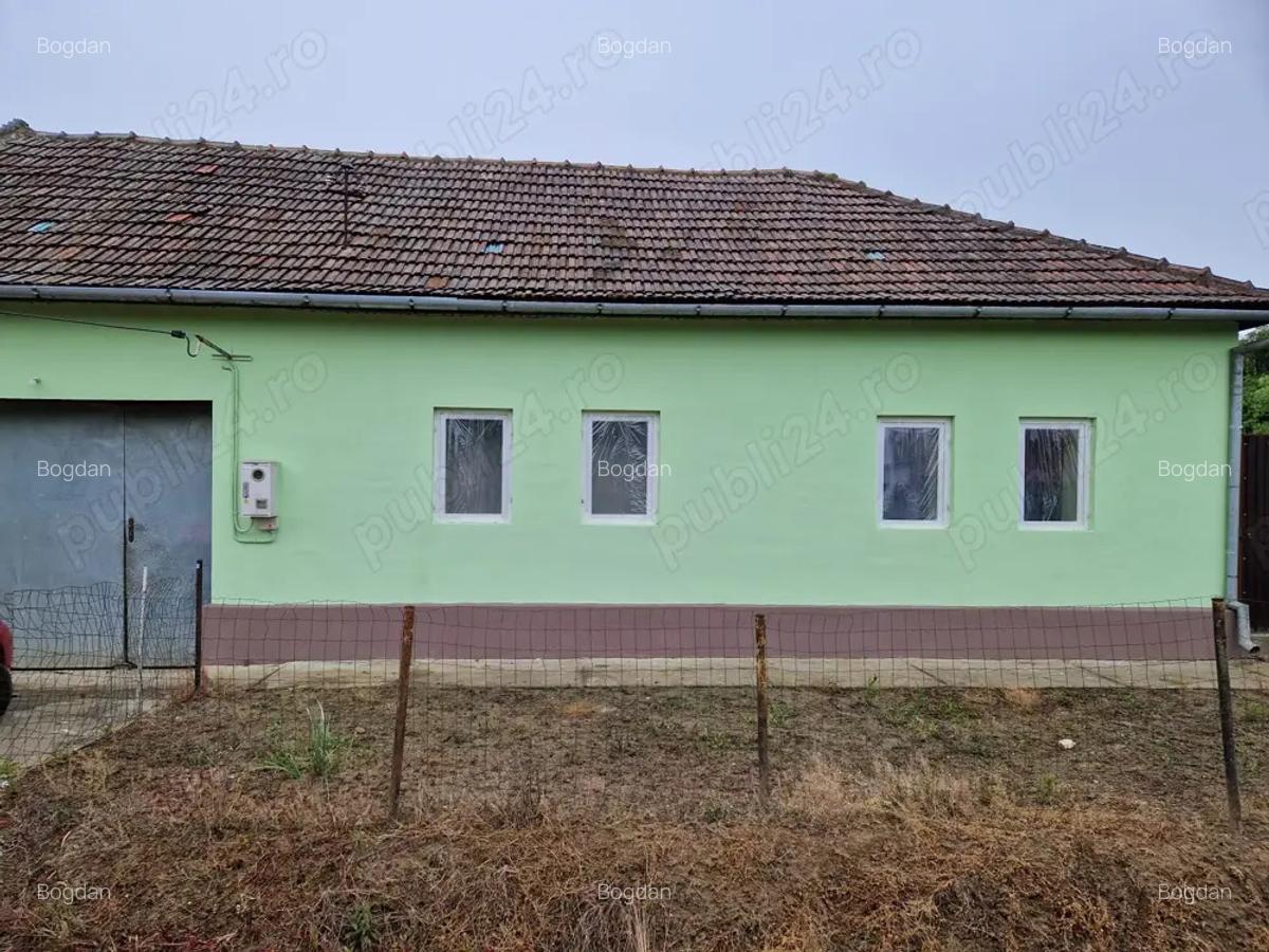 Casa de vanzare Dezesti - 1