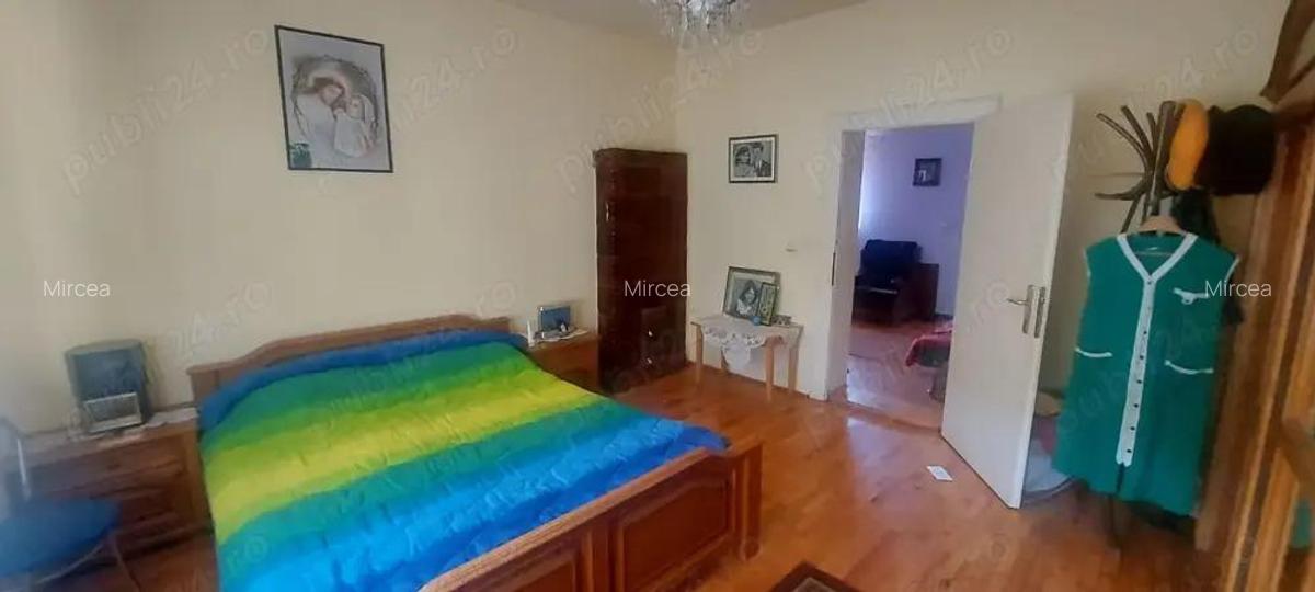 Casa cu teren 710 mp, Victor Hugo Fratelia - 4