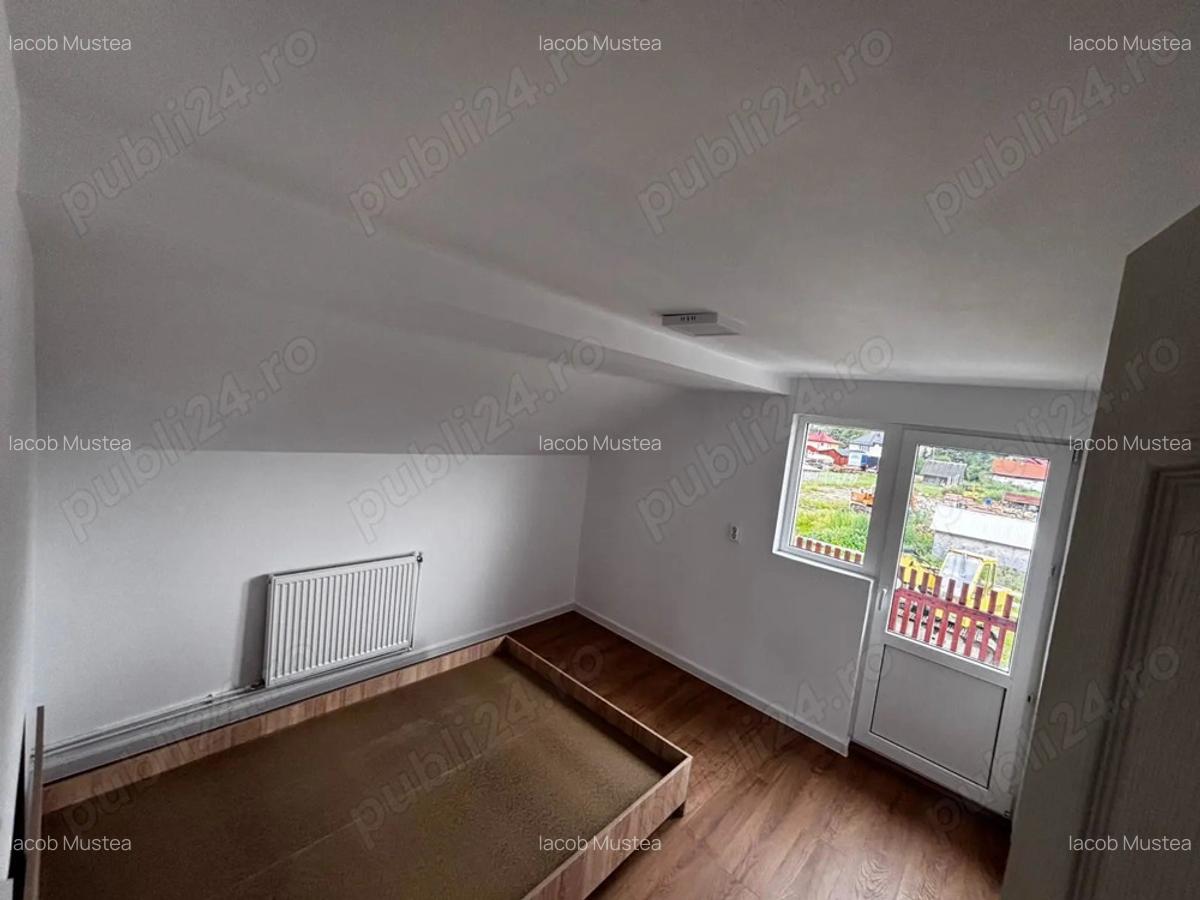 Casa de vanzare ?i teren aferent Dorna Candrenilor Suceava - 7