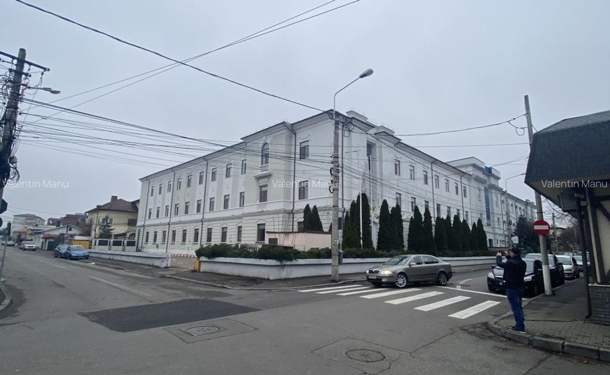 Birou, 3426 mp în Democrației - 1